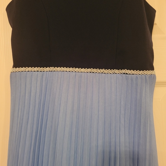 2/$30 XTRAORDINARY SIZE 16 Dress Kids worn once to a wedding Great condition - Picture 12 of 16